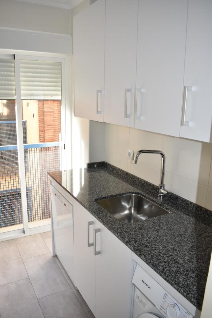 Iberia Apartament *